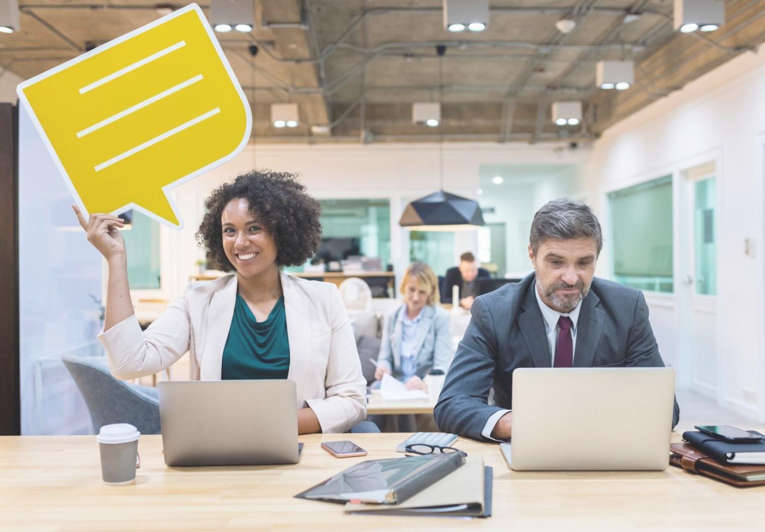 Séance de travail collaboratif en atelier d'écriture